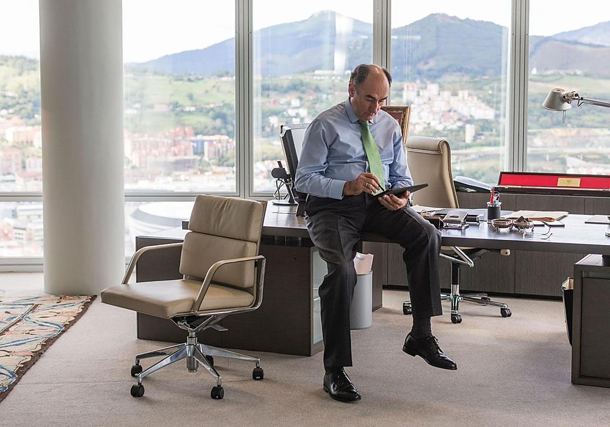 Ignacio Sánchez Galán, presidente ejecutivo de Iberdrola, en su despacho.