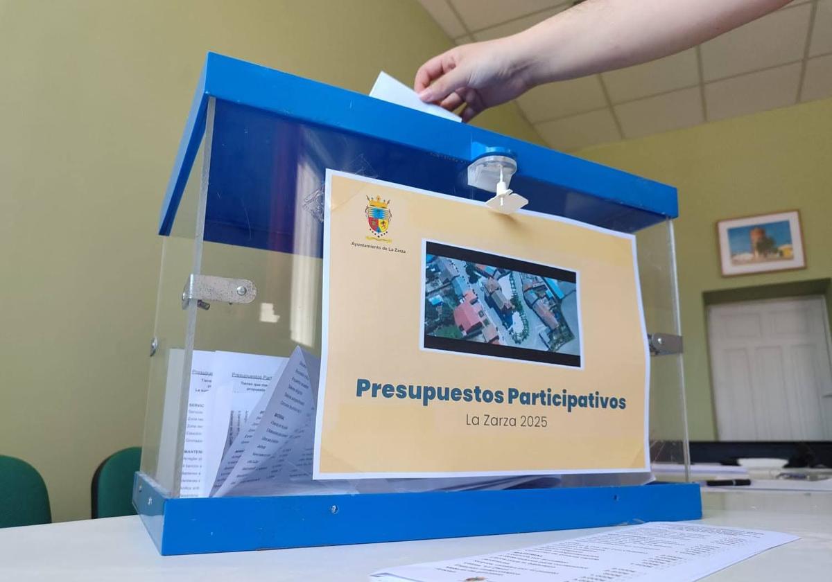 Urna de los presupuestos participativos en La Zarza.