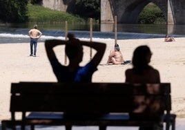 La playa de Las Moreras, en la tarde de este jueves.