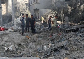 Daños producidos por un ataque israelí contra una casa en Jabalia, al norte de Gaza.