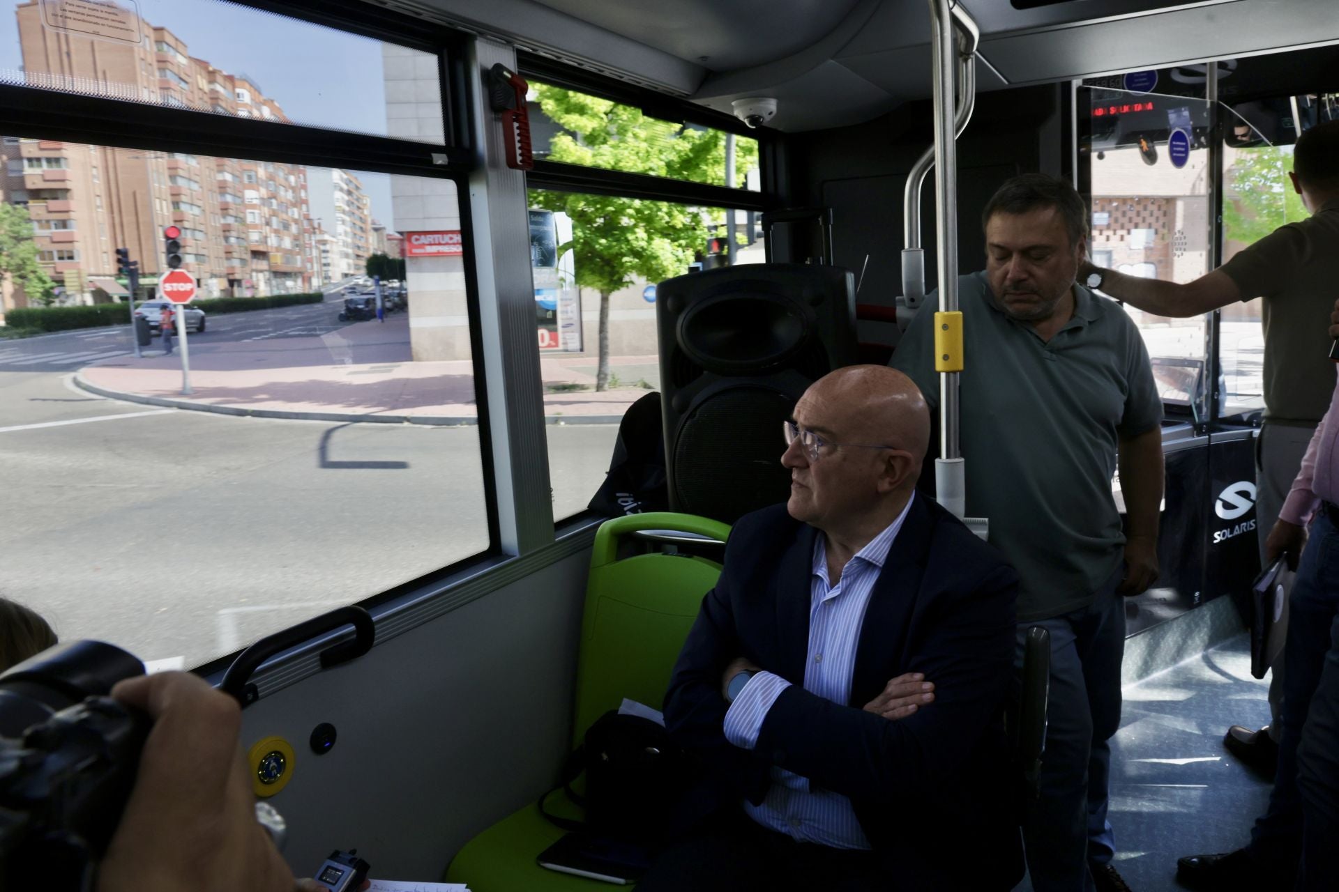 La visita de Carnero al viaducto de Arco de Ladrillo el día de su reapertura