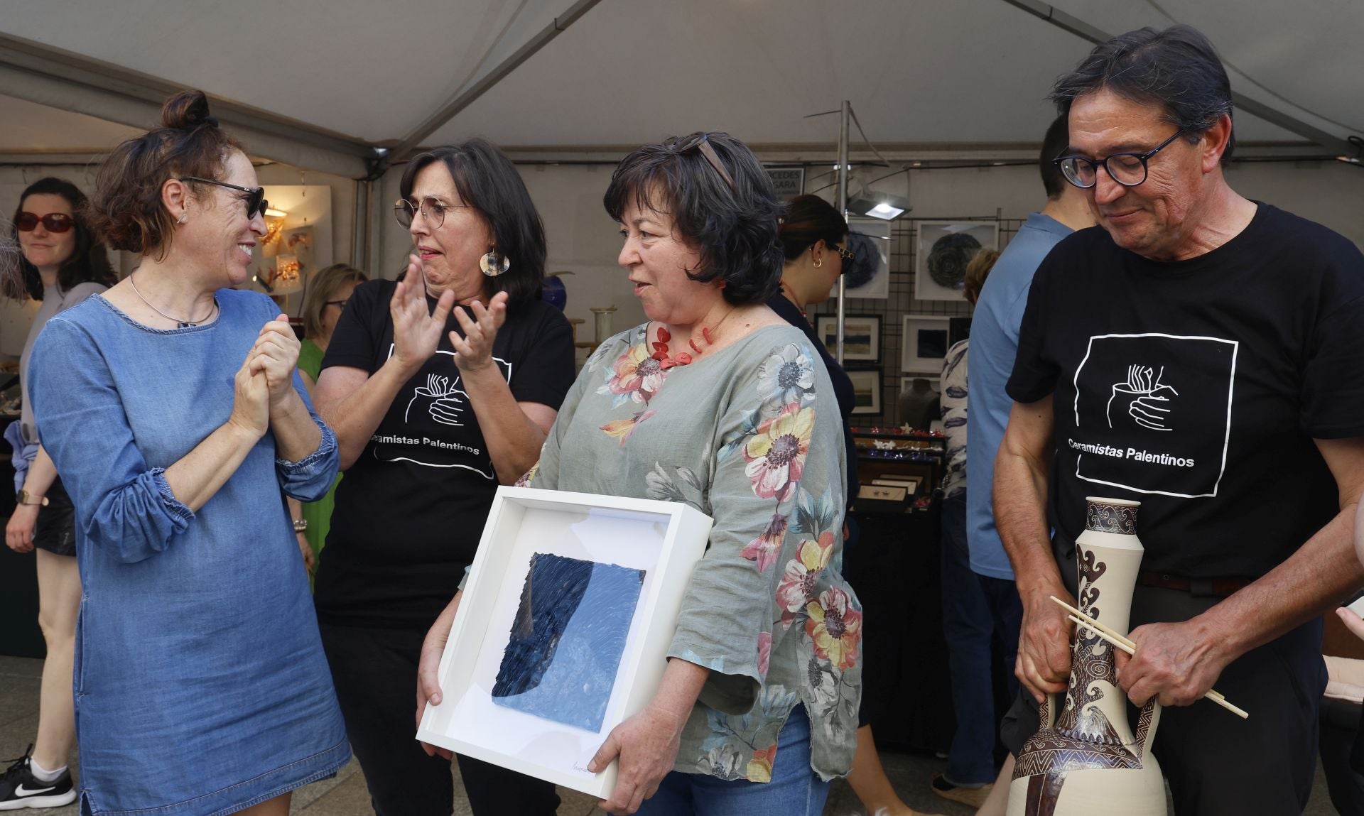 La cerámica impone arte y color a la Feria Chica en Palencia