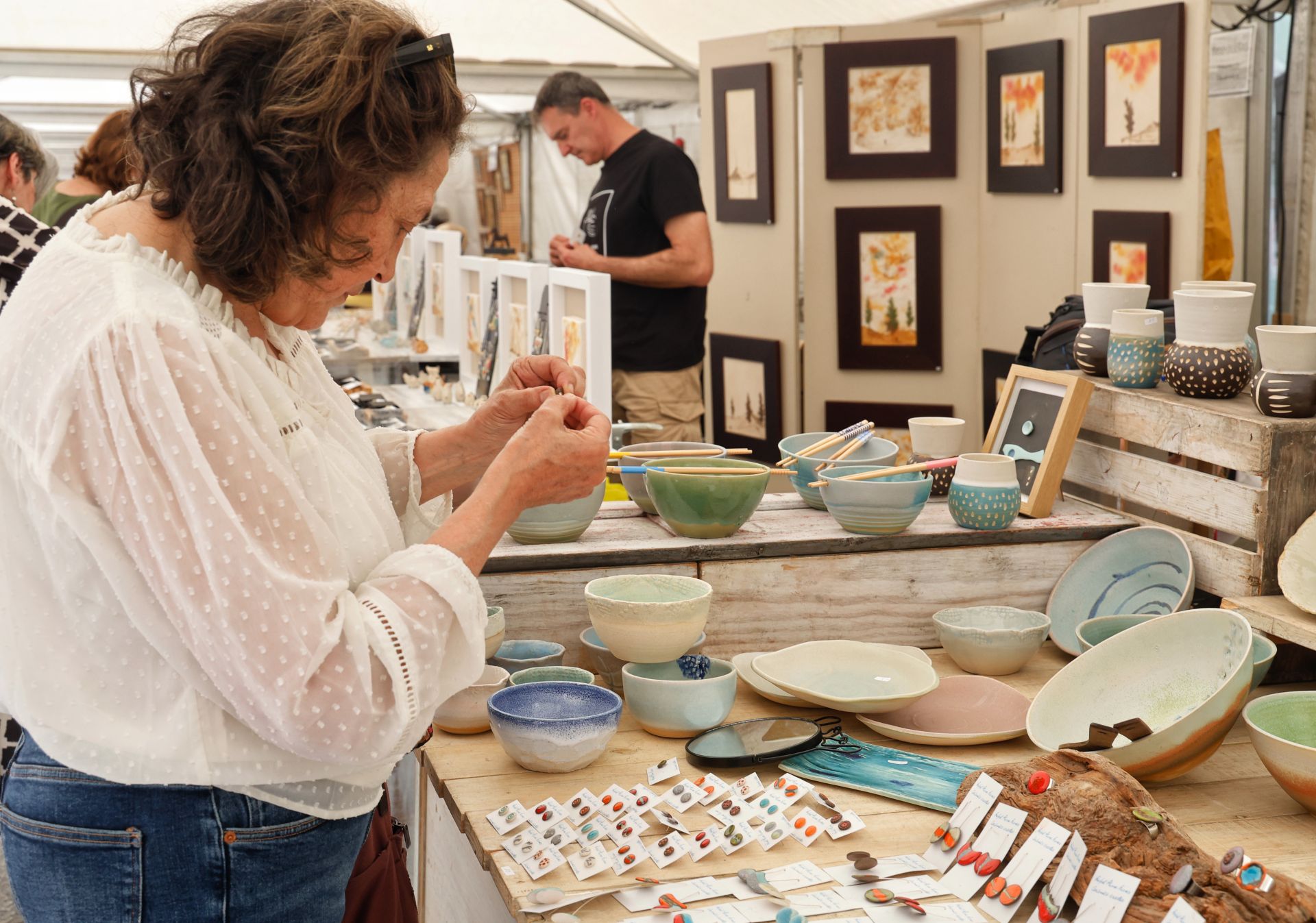 La cerámica impone arte y color a la Feria Chica en Palencia