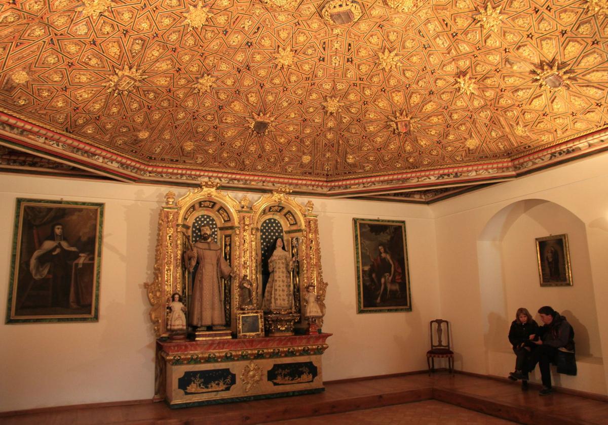 Una de las estancias del monasterio de San Antonio el Real, de mediados del siglo XV.