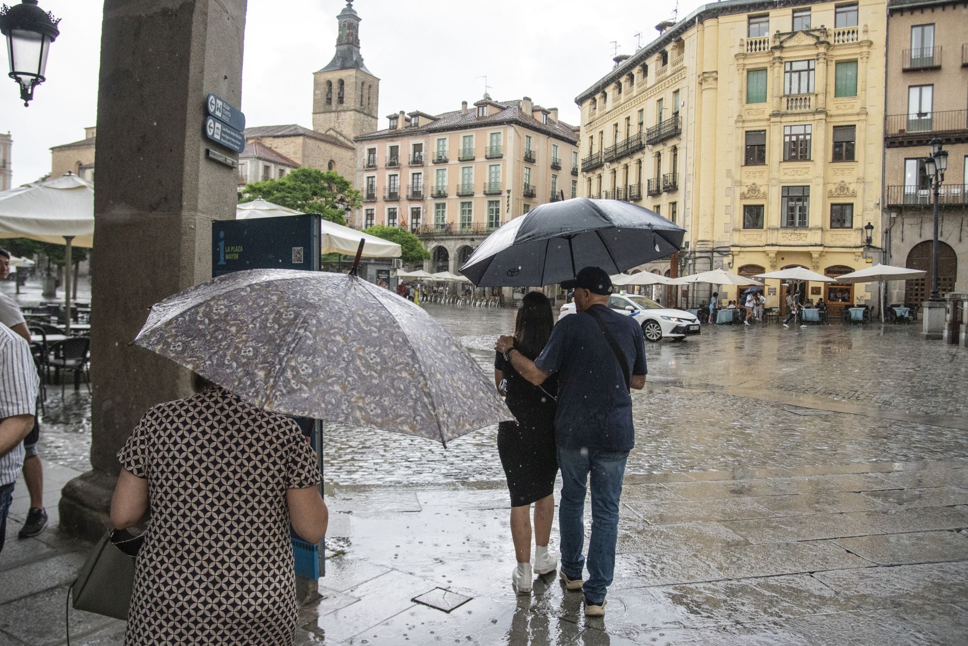 Una tormenta refresca Segovia
