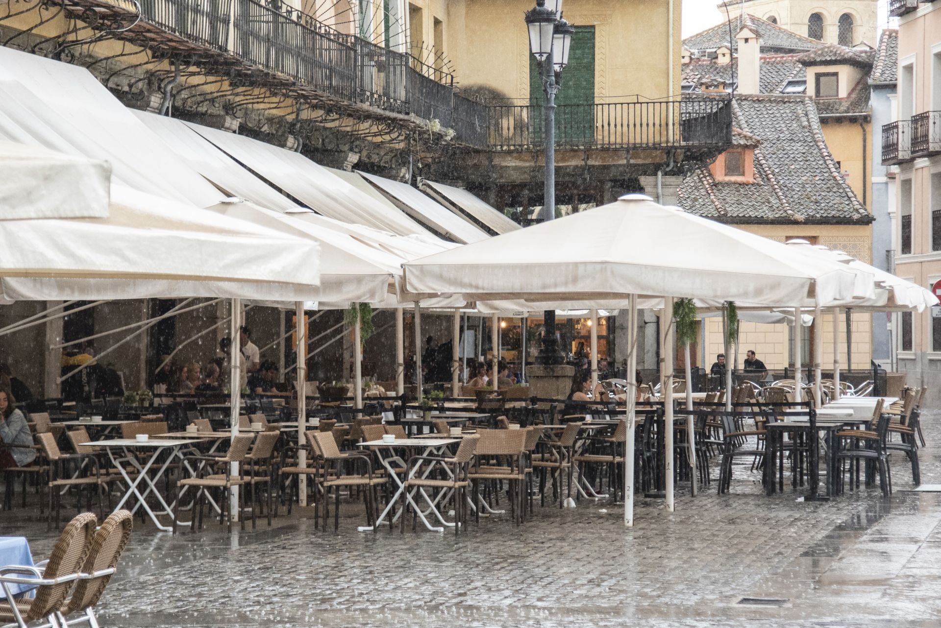 Una tormenta refresca Segovia