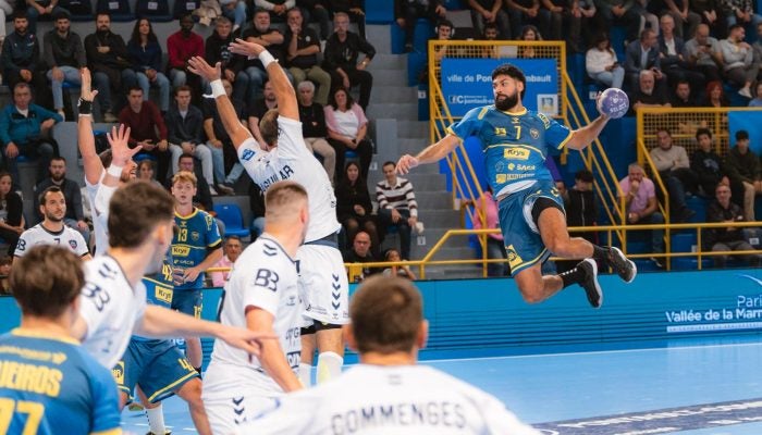 El primer fichaje del Balonmano Nava llega de Francia