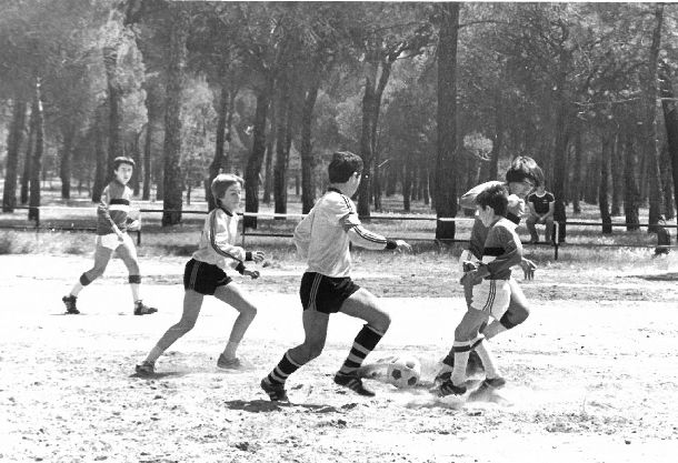 Partido de fútbol infantil. 1983.