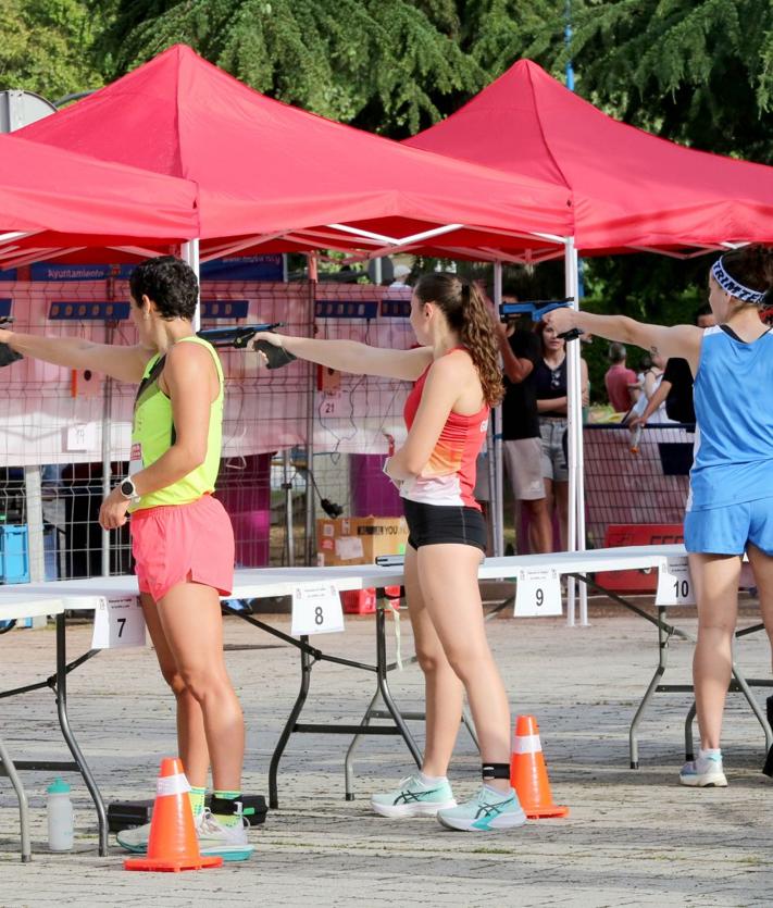 Imagen secundaria 2 - Los más jóvenes dejan su sello en Las Moreras en el Nacional de láser-run