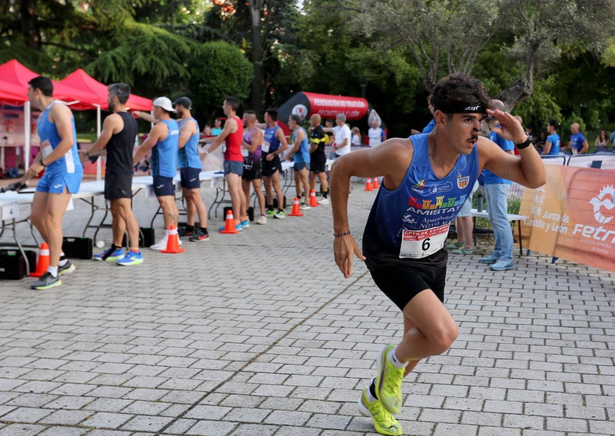 Imagen secundaria 1 - Los más jóvenes dejan su sello en Las Moreras en el Nacional de láser-run