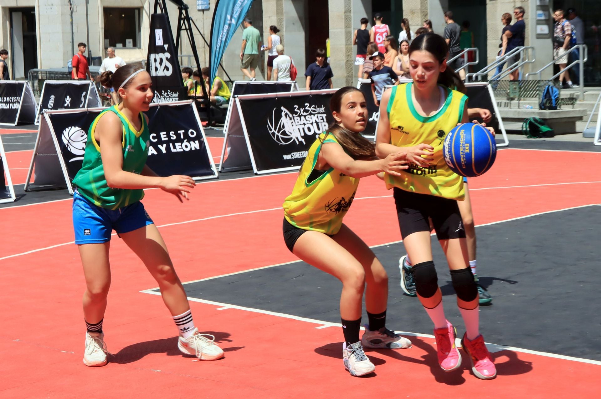 Fotos del campeonato de baloncesto 3x3 en Segovia