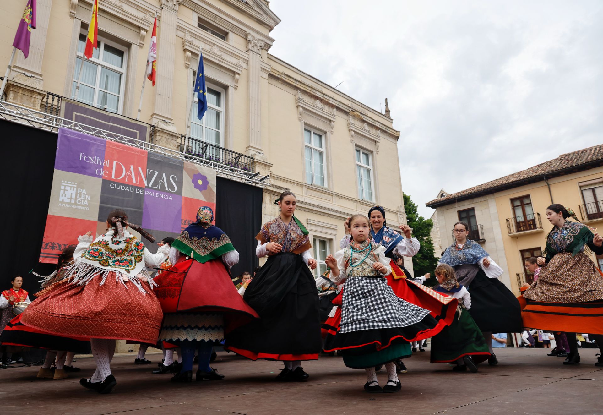 El folclore hace grande a la Feria Chica
