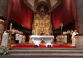Imágenes del acto de ordenación de los dos nuevos diáconos celebrado este domingo en la Catedral de Valladolid