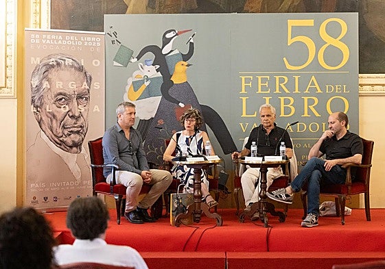 Santiago Roncagliolo, María Ángeles Pérez, Juan Cruz y Carlos Granés.