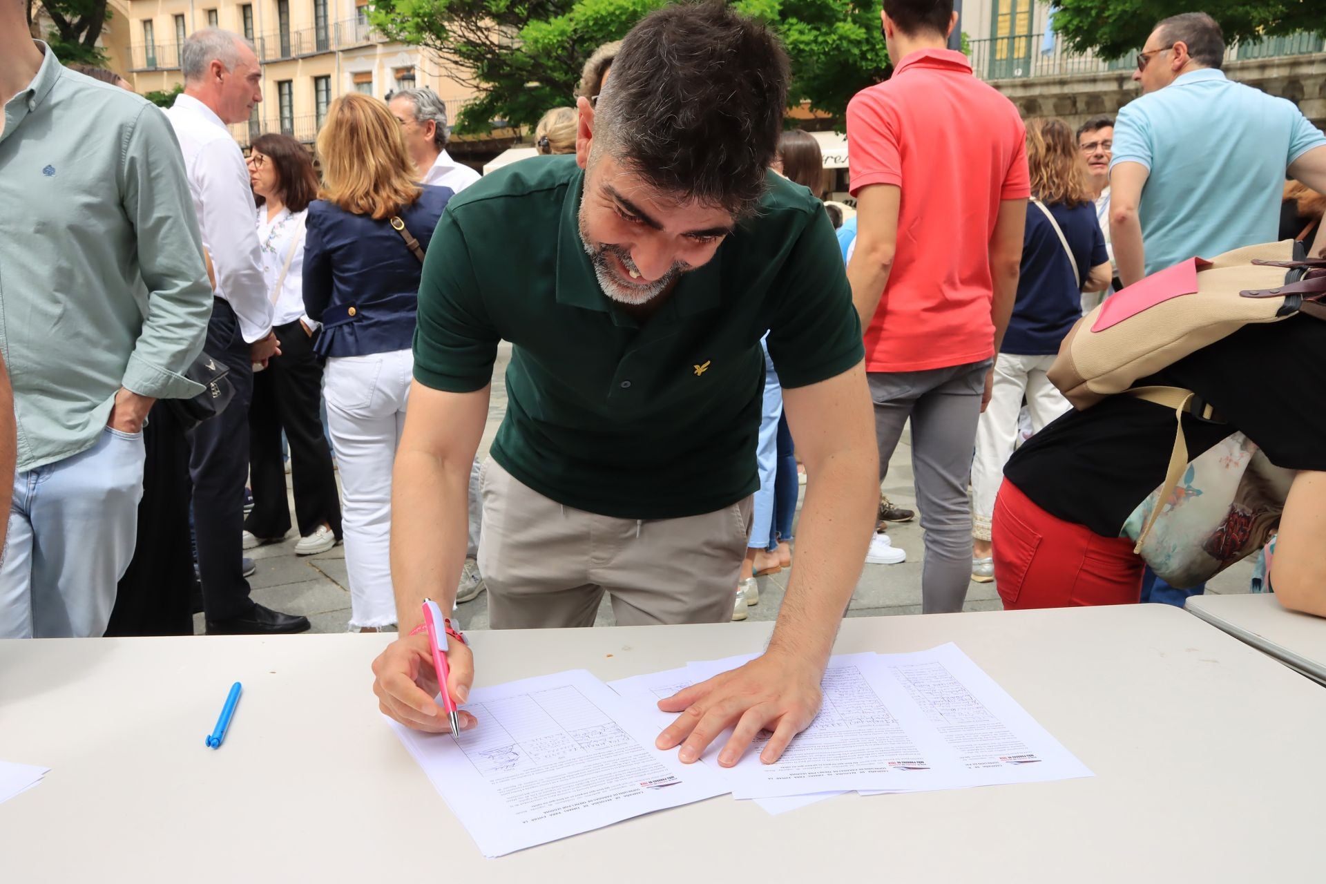 Fotos de la protesta en Segovia contra la supresión de paradas del AVE