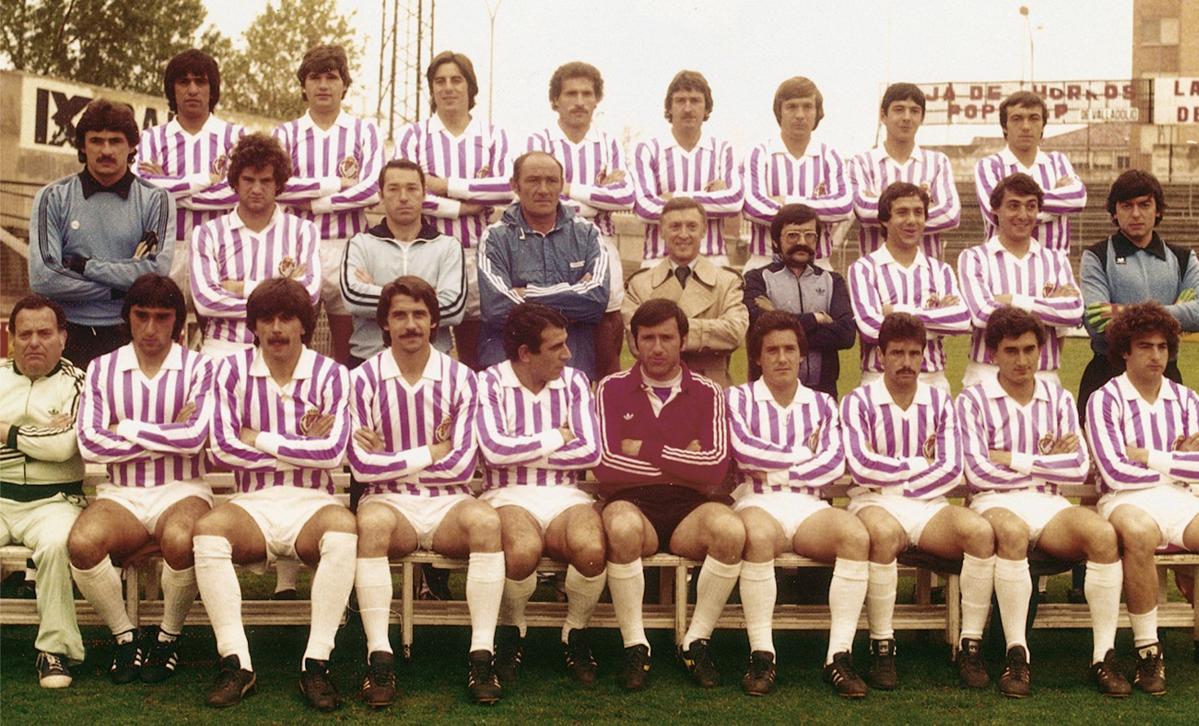 Plantilla del Real Valladolid en la temporada 1979-1980: Fila de arriba, de izquierda a derecha, Jacquet, Gratacós, Santos, López, Aparicio, Rusky, Aragón y Sánchez Vallesero); en la segunda fila, Bebic, Gail, Aramayo, Ríos, Gonzalo Alonso, Llorente, Lolo, Borja y Segurado; y en la primera, Tomás (utilero), Jorge, Vekic, Moré, Toño, Llacer, Chuchi García, Pepe Ramírez, Conde y Morera..