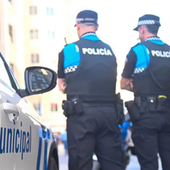 Imagen de archivo de dos agentes de la Policía Local.