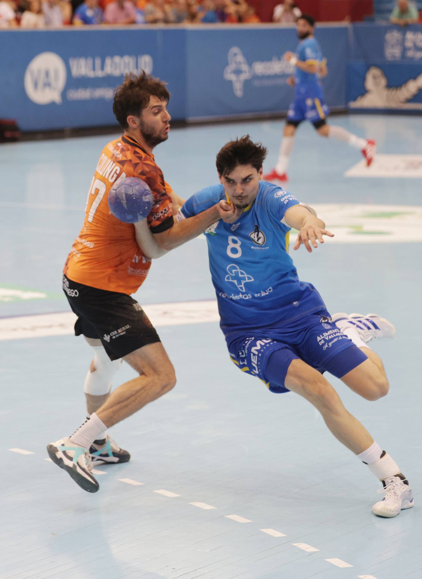La derrota del Recoletas en Huerta del Rey ante Torrelavega, en imágenes