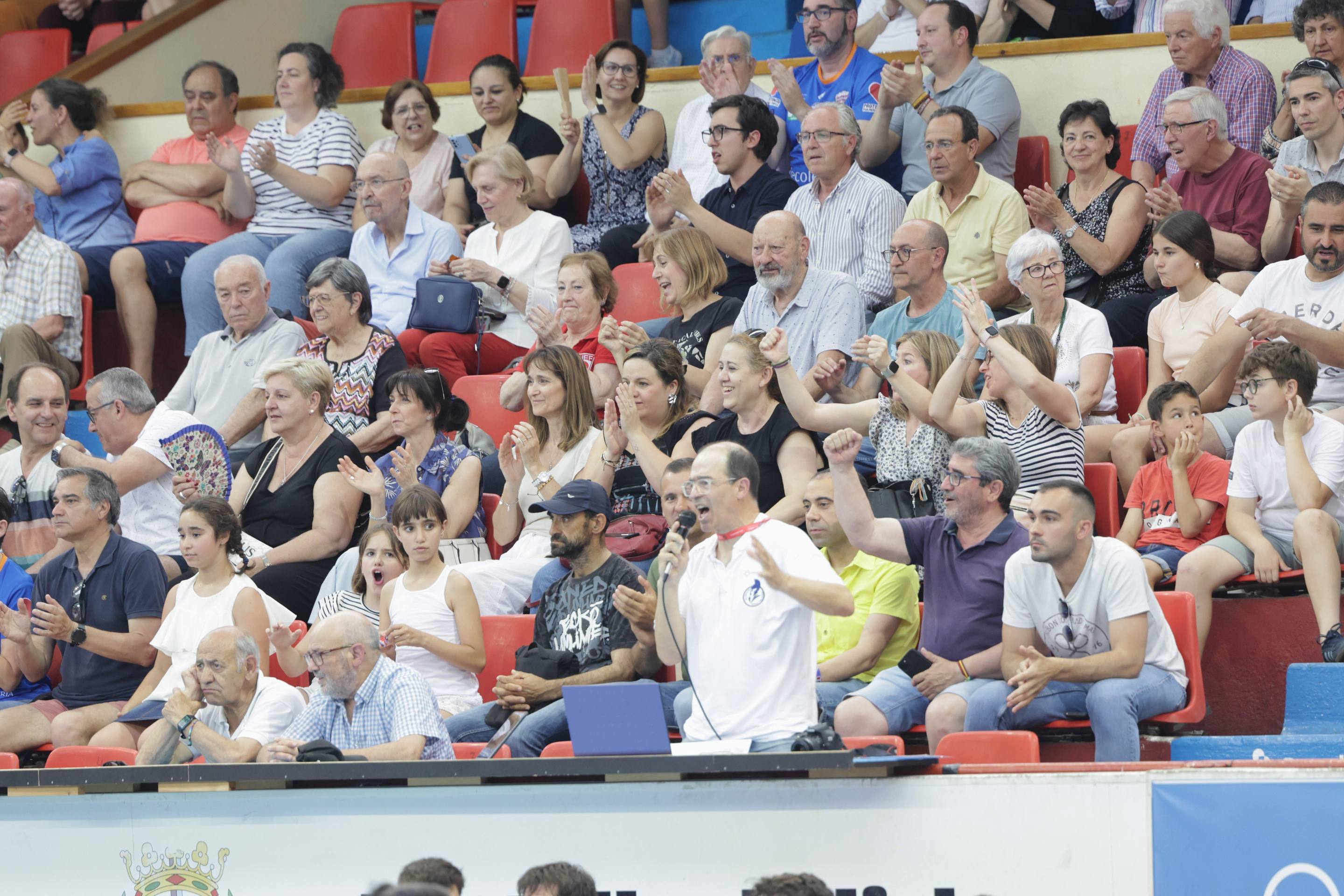 La derrota del Recoletas en Huerta del Rey ante Torrelavega, en imágenes