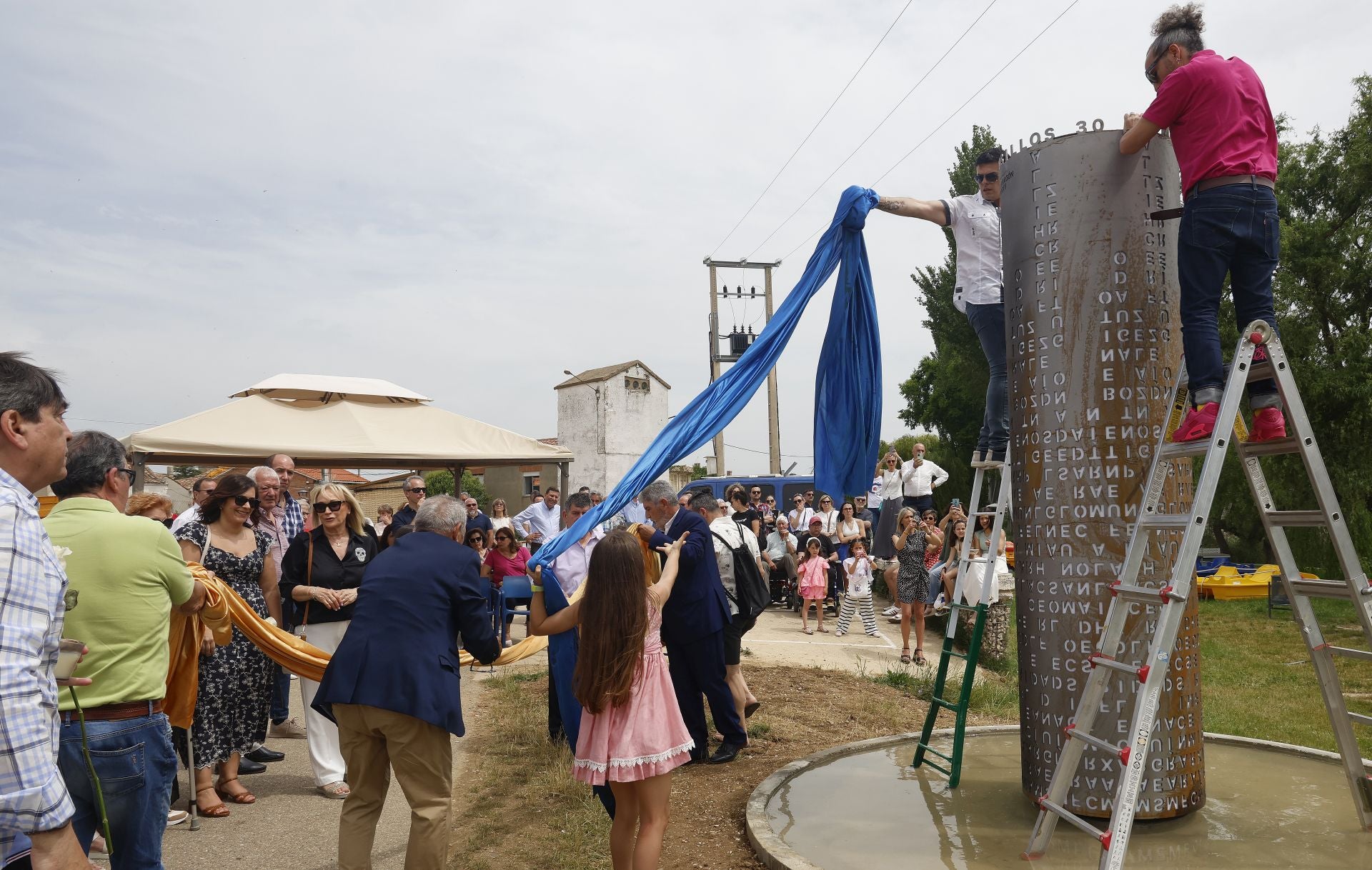 Husillos recuerda a los siete fallecidos en el río
