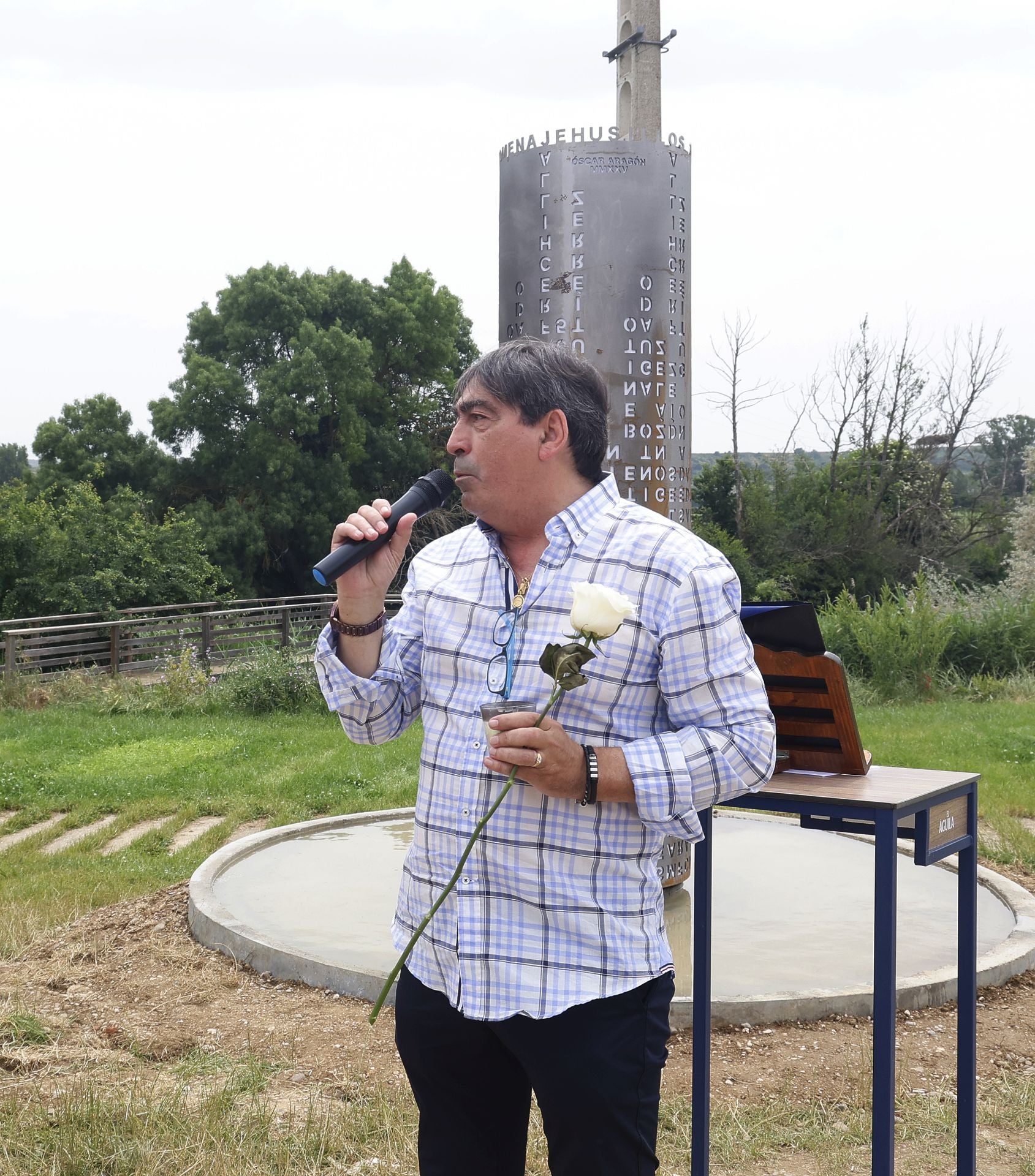 Husillos recuerda a los siete fallecidos en el río