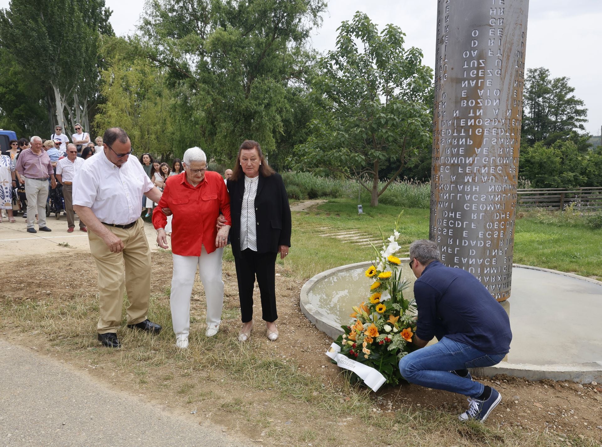 Husillos recuerda a los siete fallecidos en el río