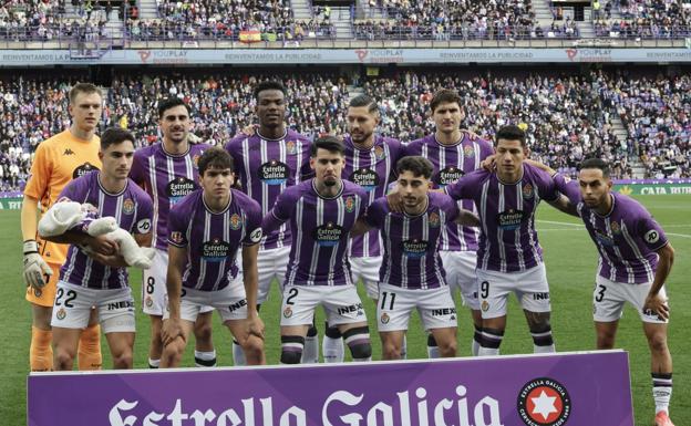 Último once del Real Valladolid que ganó un partido, tres jugadores saldrían días después.