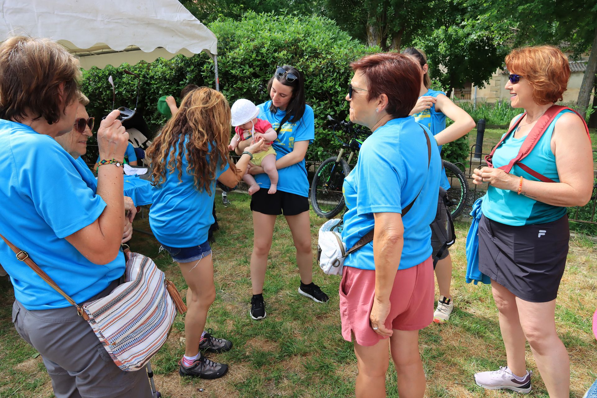 Fotos de la marcha solidaria a favor de Autismo Segovia en Bernuy de Porreros