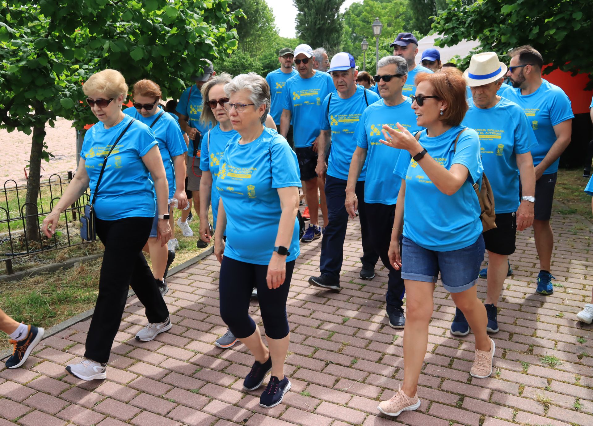 Fotos de la marcha solidaria a favor de Autismo Segovia en Bernuy de Porreros