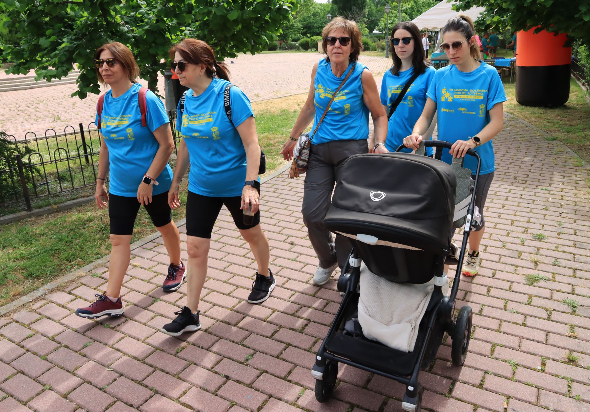 Fotos de la marcha solidaria a favor de Autismo Segovia en Bernuy de Porreros
