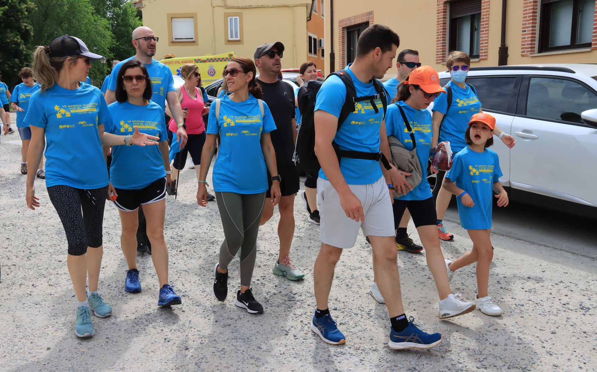 Fotos de la marcha solidaria a favor de Autismo Segovia en Bernuy de Porreros