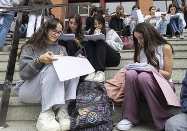 Los estudiantes aprueban la nueva PAU: «Ha sido más sencillo que lo que hemos hecho en clase»