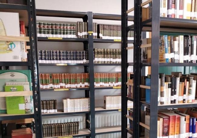 La biblioteca municipal cuenta con más de 3.000 ejemplares donados por vecinos.