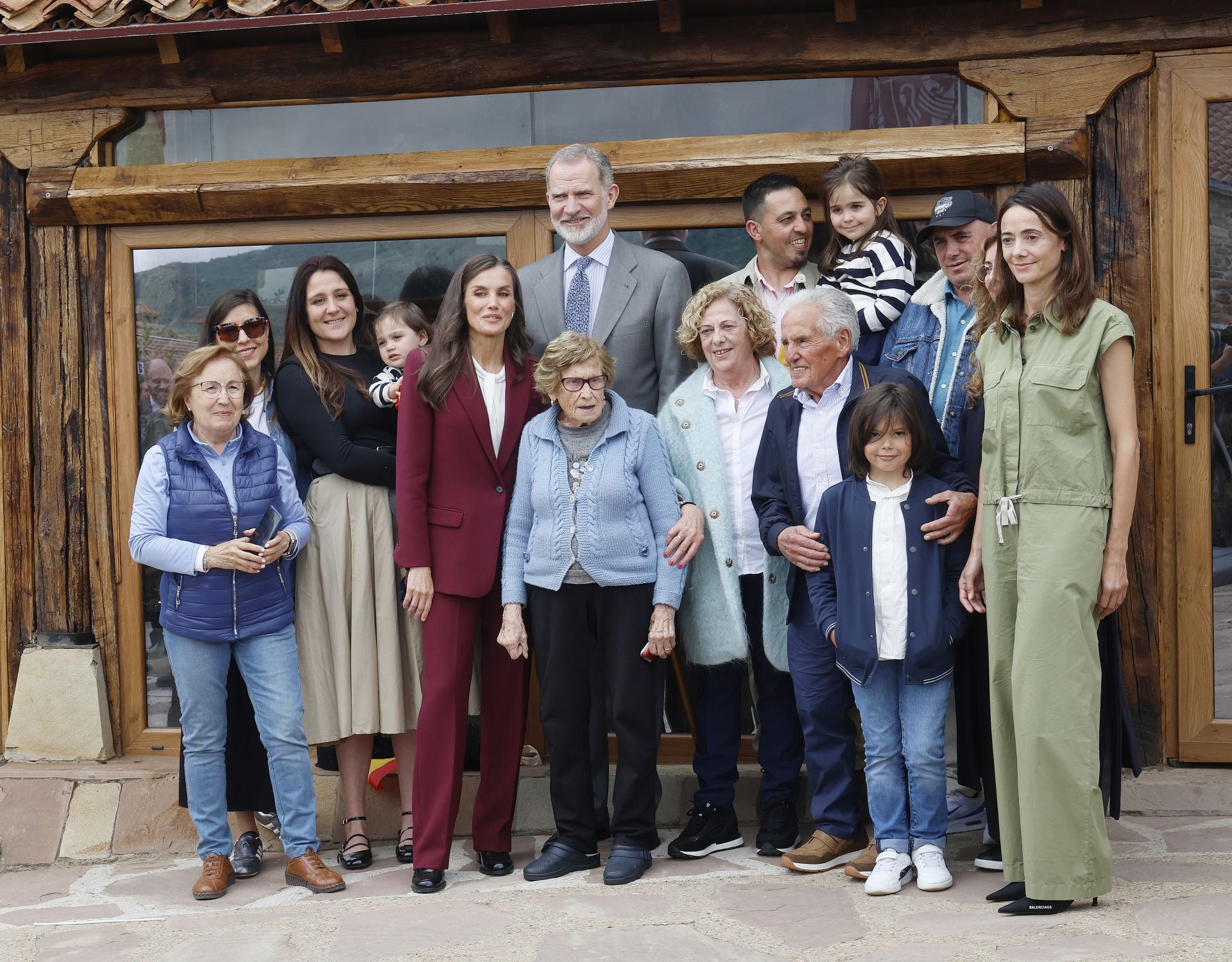 La visita de los Reyes a Brañosera, en imágenes