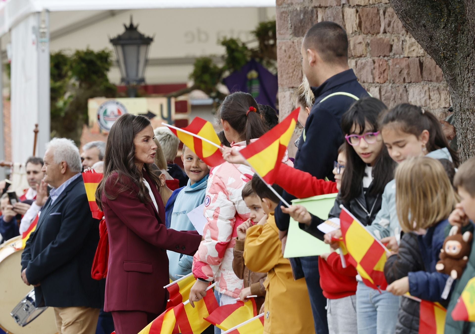 La visita de los Reyes a Brañosera, en imágenes
