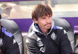 Álvaro Rubio, en el banquillo de Zorrilla, antes del Real Valladolid-Osasuna de la temporada recién concluida.