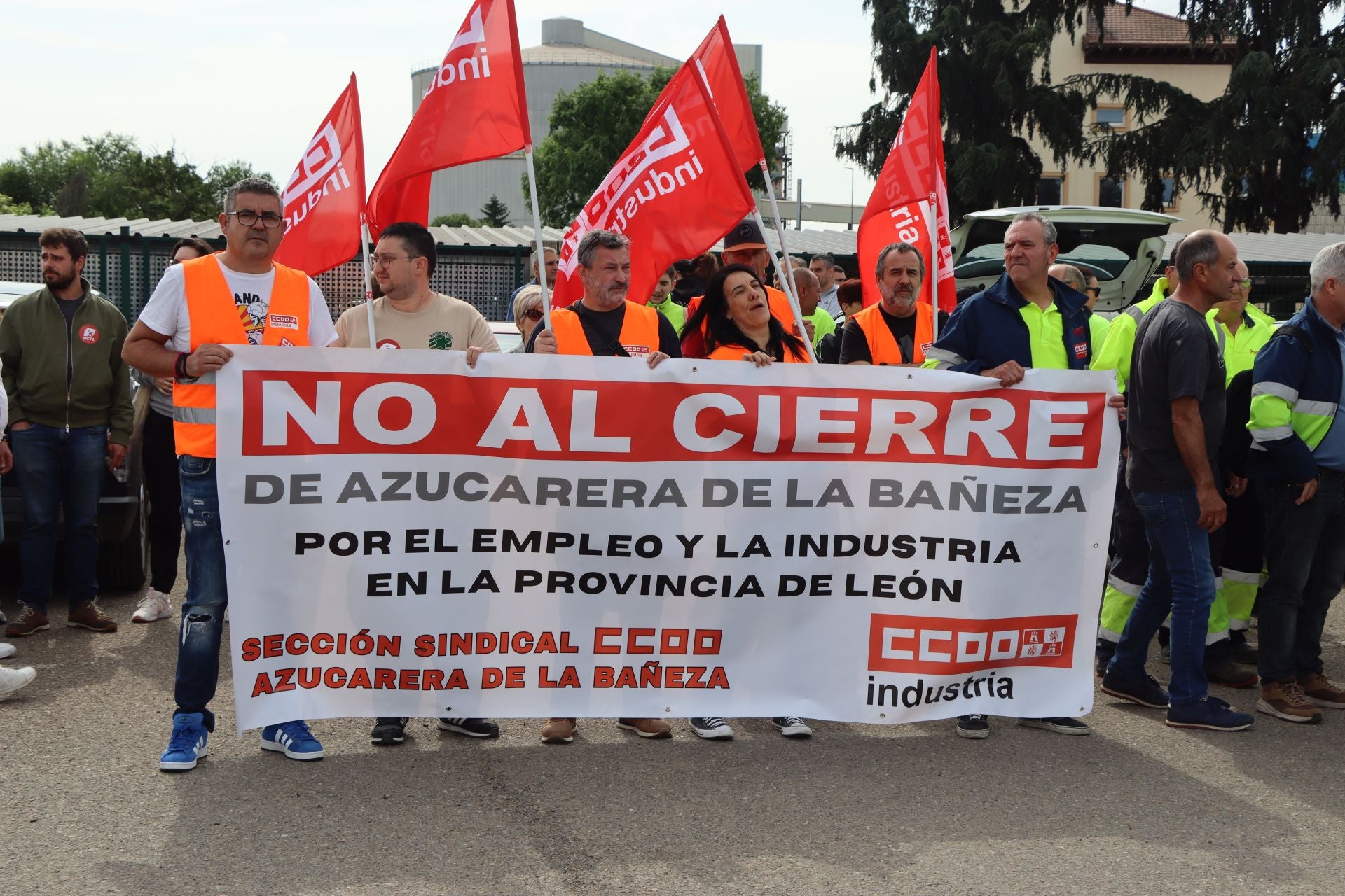 Concentración de trabajadores de Azucarera de La Bañeza