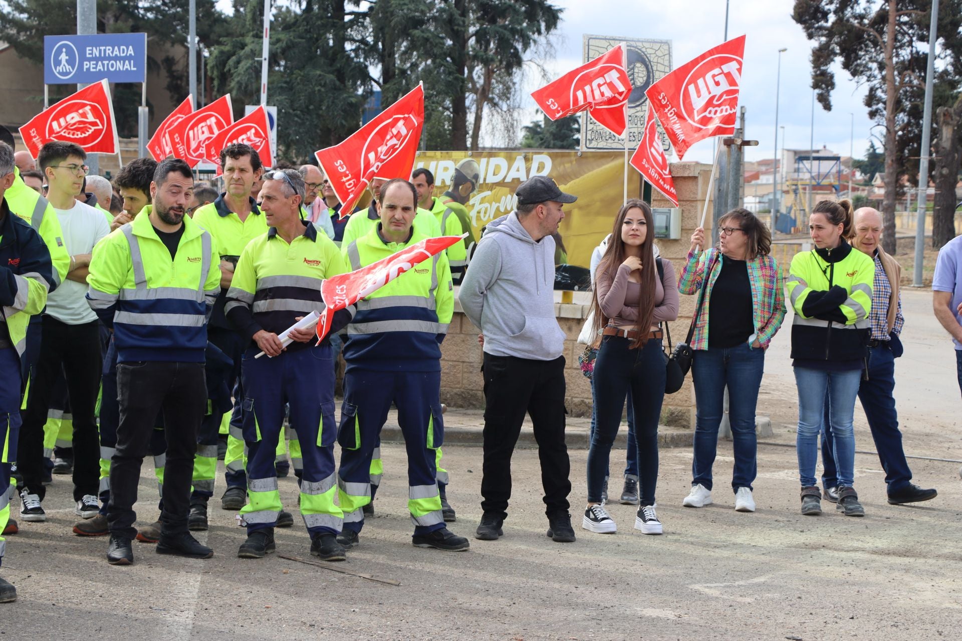 Concentración de trabajadores de Azucarera de La Bañeza