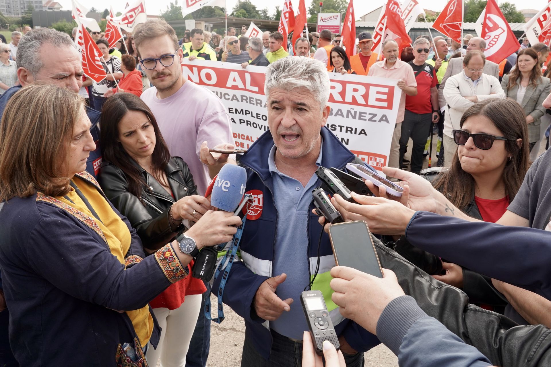 Concentración de trabajadores de Azucarera de La Bañeza