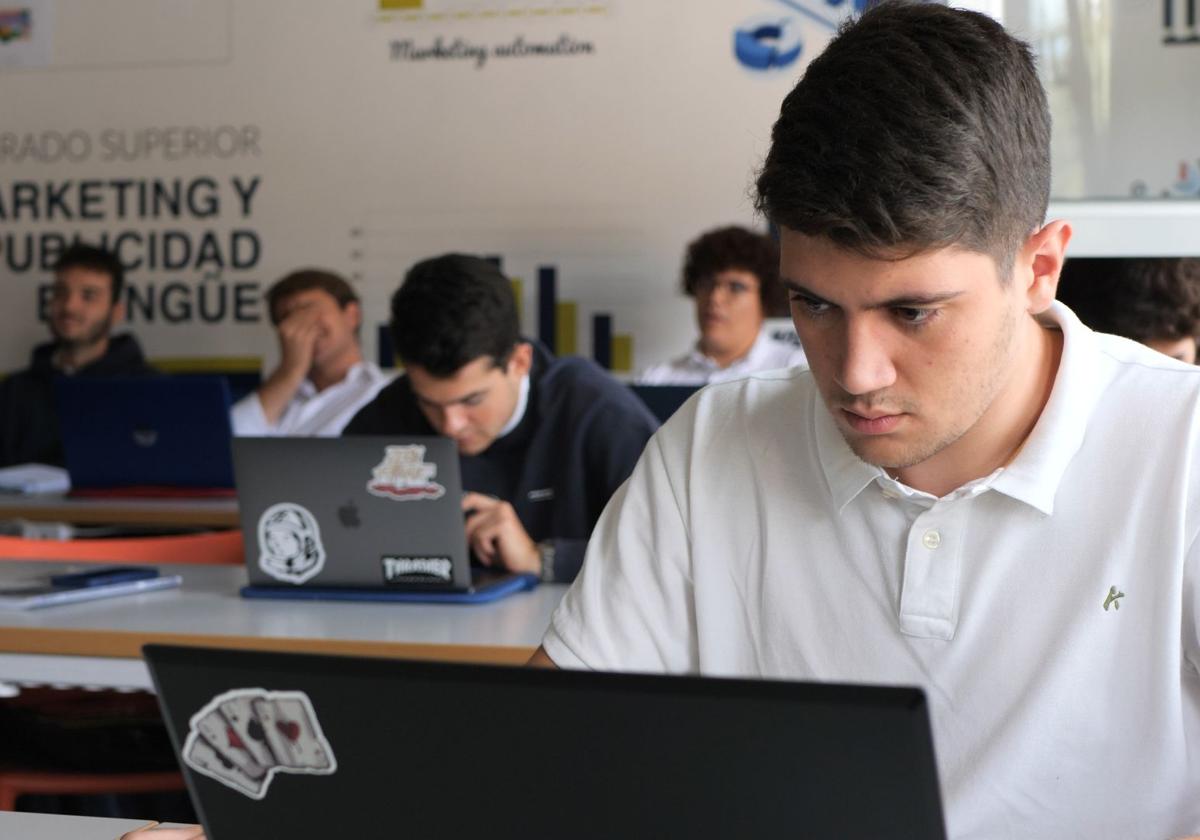 Estudiar para trabajar: Dirección de Cocina y Marketing en Alcazarén, garantía de empleabilidad