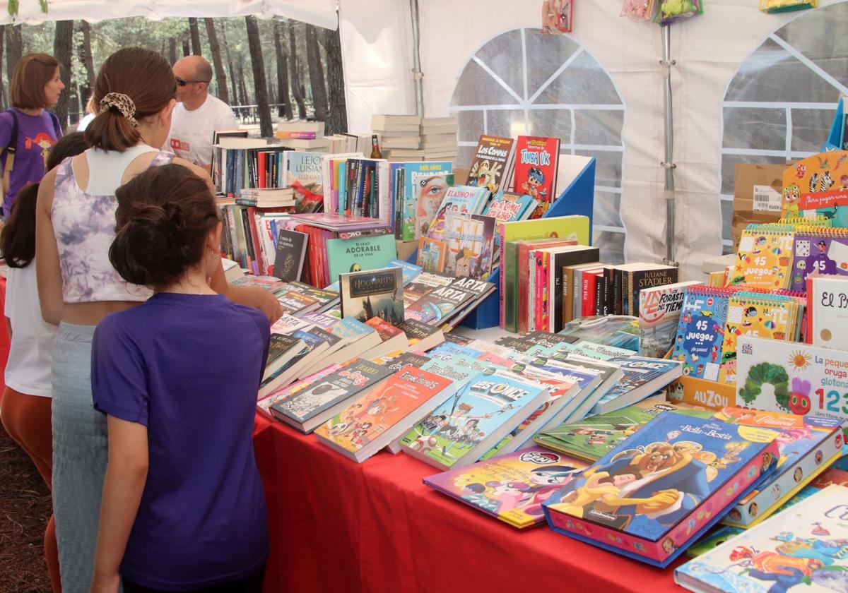 La Feria del Libro de Cuéllar reunirá una veintena de escritores y nueve casetas
