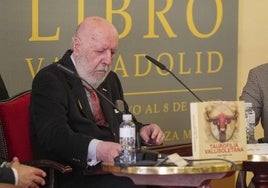 José Delfín Val, en el Círculo de Recreo, durante la presentación de 'Taurofilia vallisoletana'.