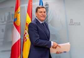 Carlos Fernández Carriedo, ayer al término del Consejo de Gobierno.