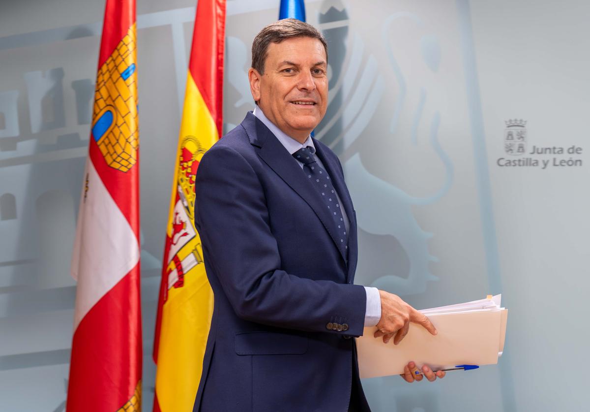 Carlos Fernández Carriedo, ayer al término del Consejo de Gobierno.