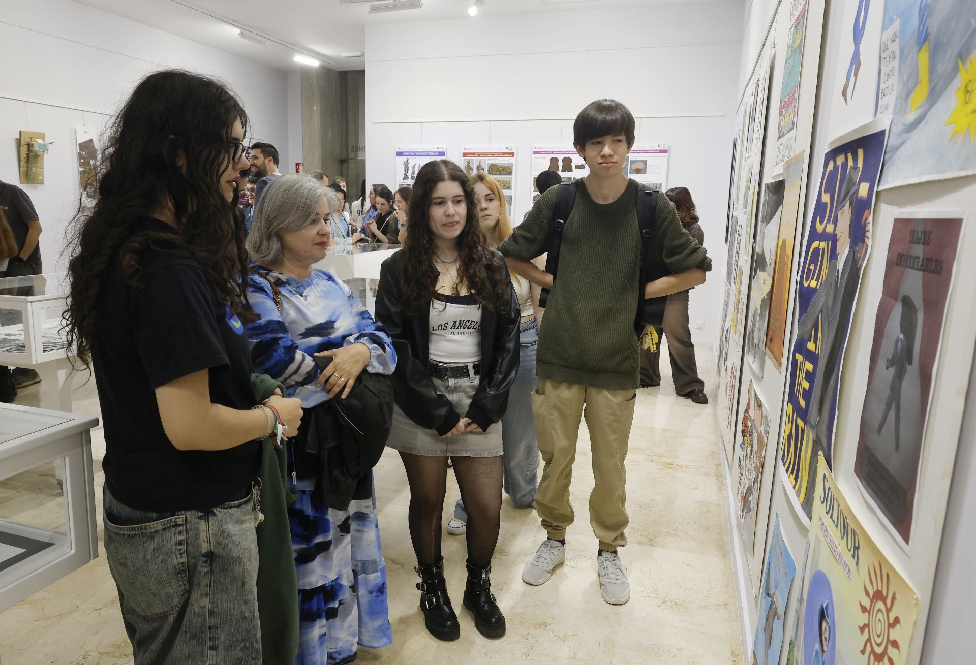 Los trabajos de la Escuela de Arte se exponen en la Biblioteca