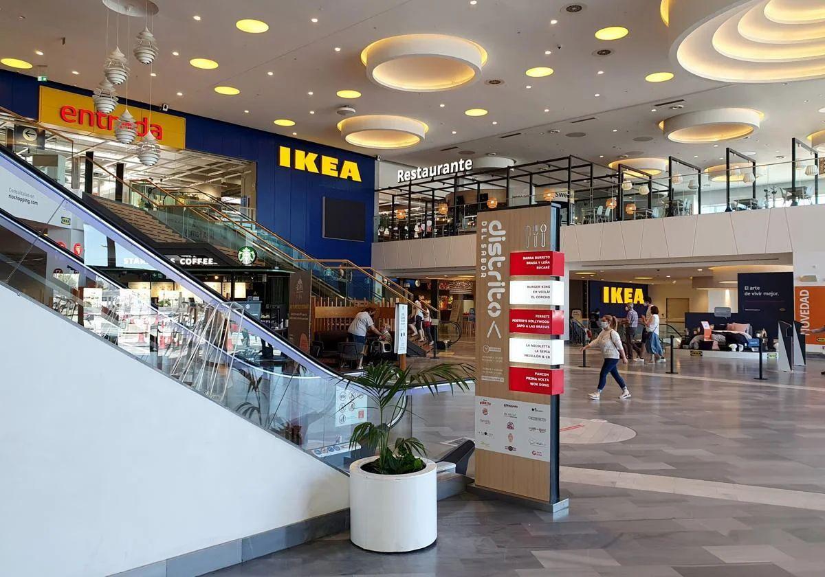 Tienda Ikea en el centro comercial Río Shopping de Arroyo de la Encomienda, Valladolid.