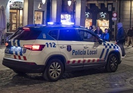 Patrulla de la Policía Local de Segovia en el centro de Segovia.