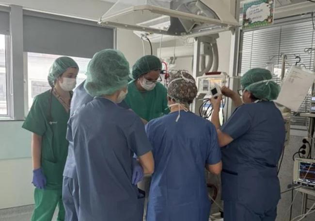 Intervención realizada a un bebé prematuro en el HUBU.