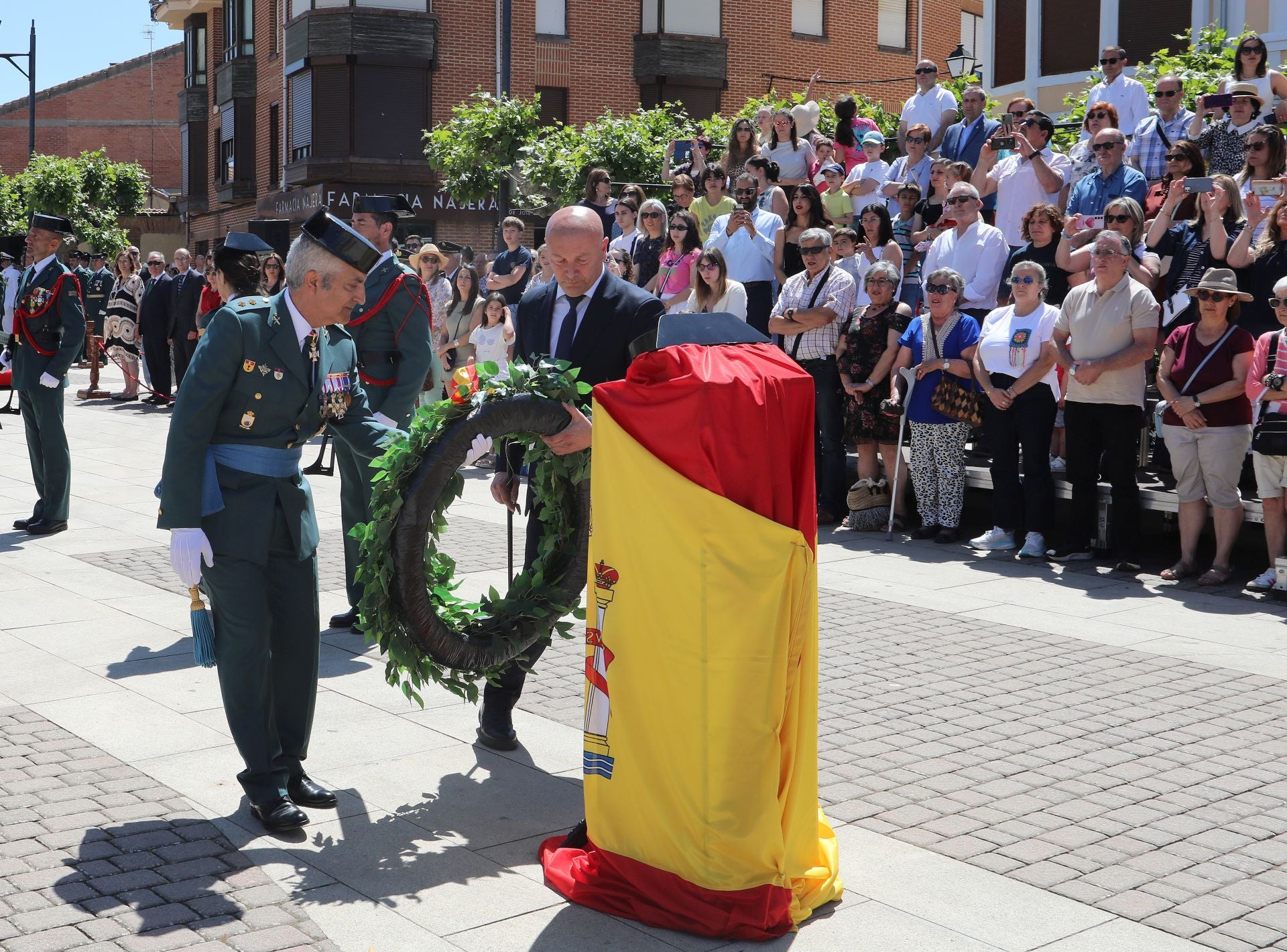La Guardia Civil honra en Paredes de Nava sus 181 años de historia