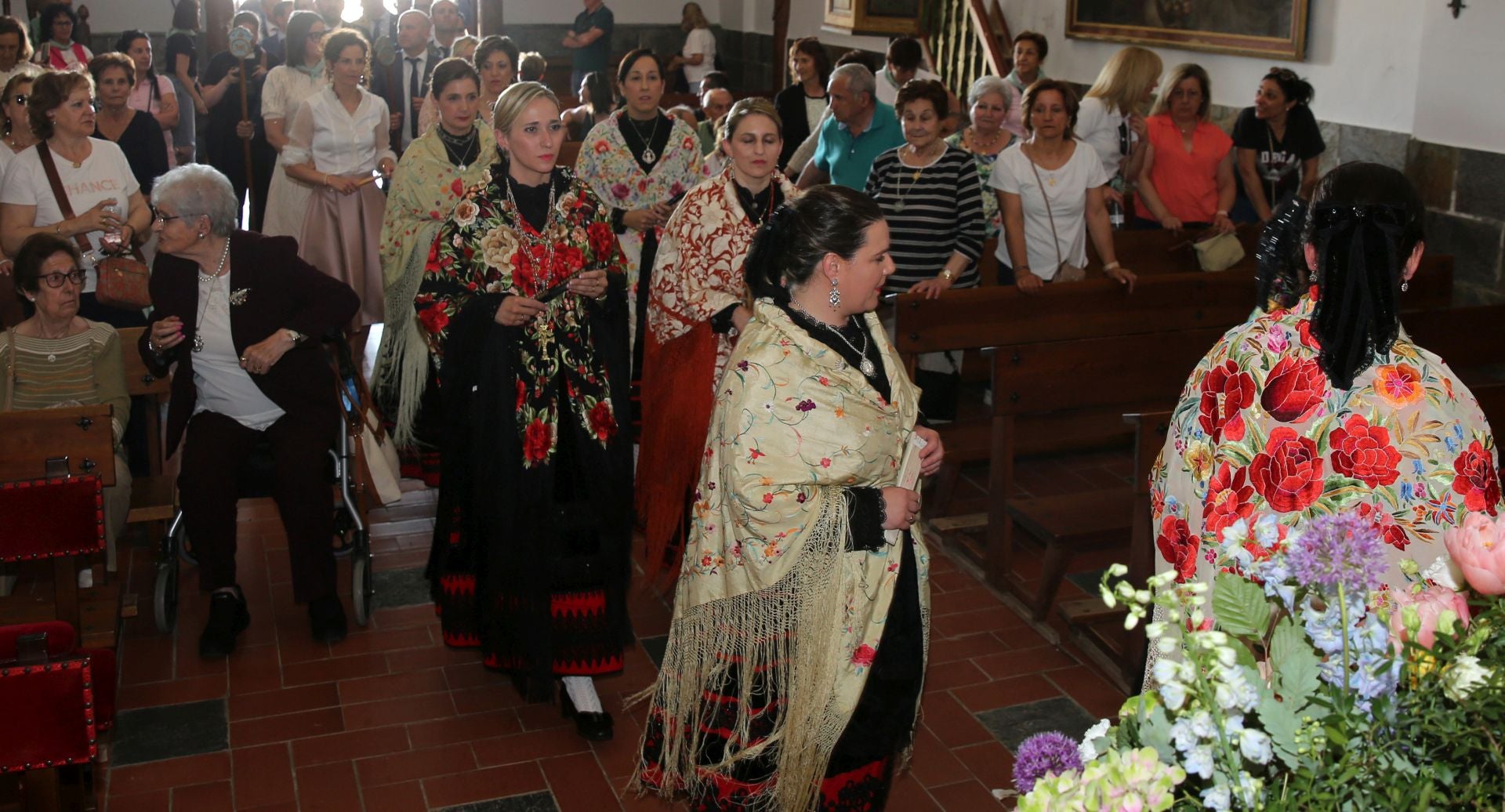 La romería de la Virgen del Bustar, en imágenes